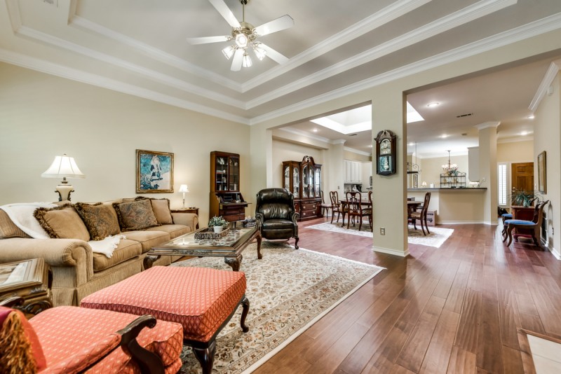    Open Floorplan is Perfect for Entertaining 