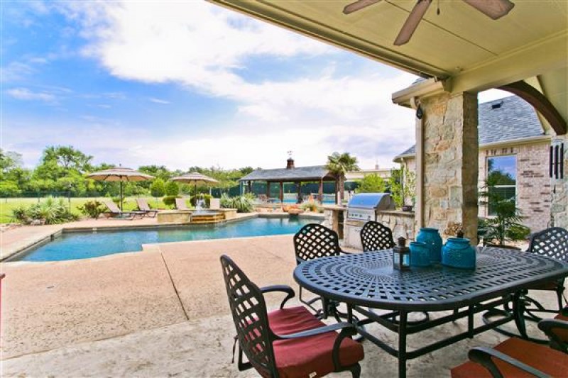    Covered Porch with Outdoor Kitchen 